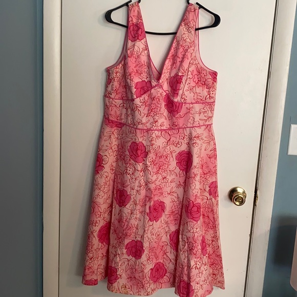 New York & Company Dresses & Skirts - Beautiful pink and red floral dress